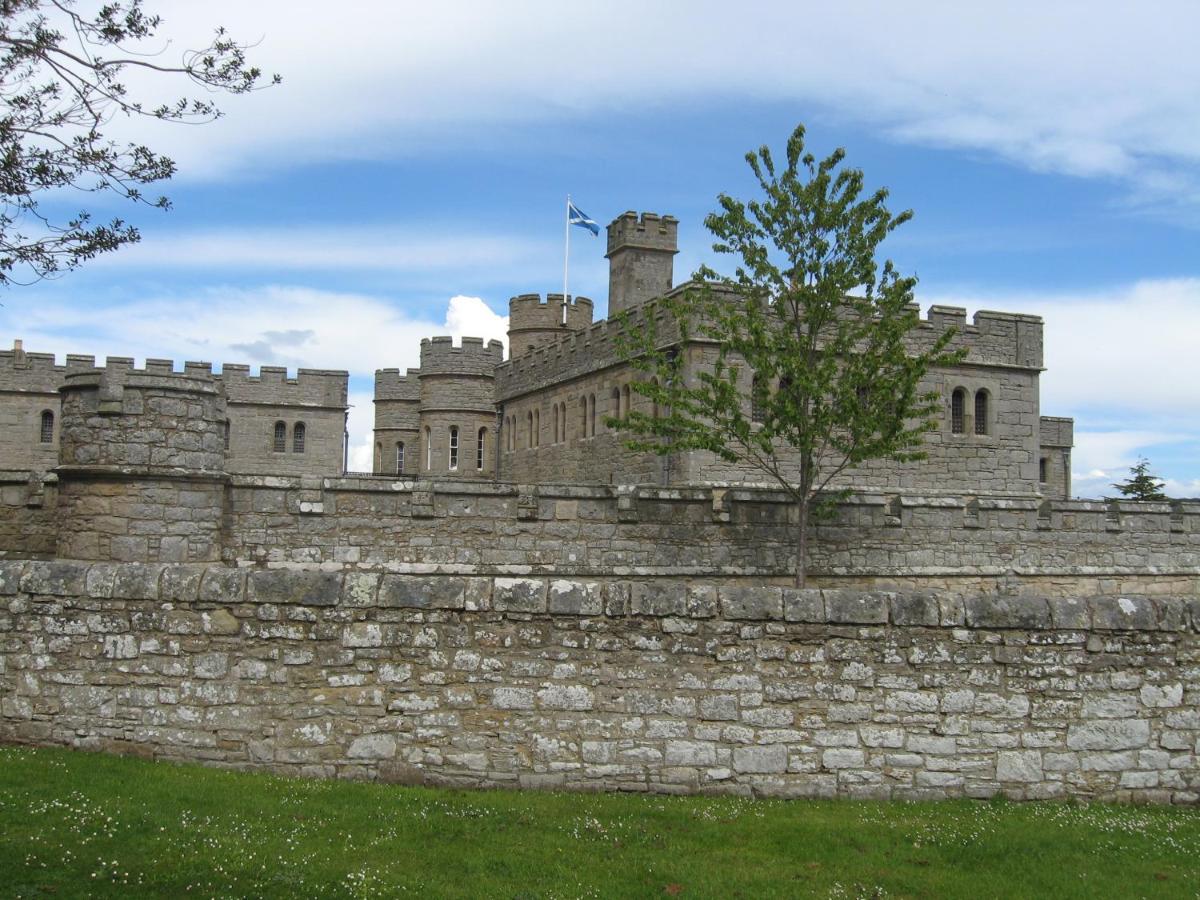 Meadhon Guest House Jedburgh Exterior photo
